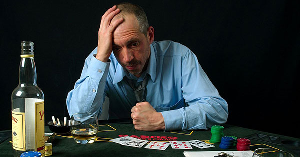 Resiko Kalah di Poker Online