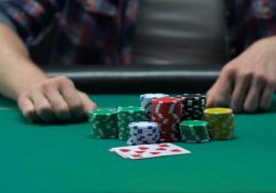 Tips Untuk Meningkatkan Permainan Poker Anda